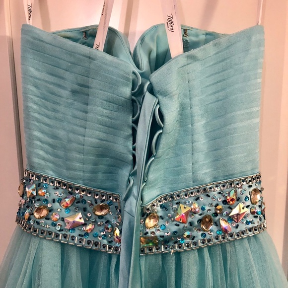 Tiffany Dress - Picture 3 of 8